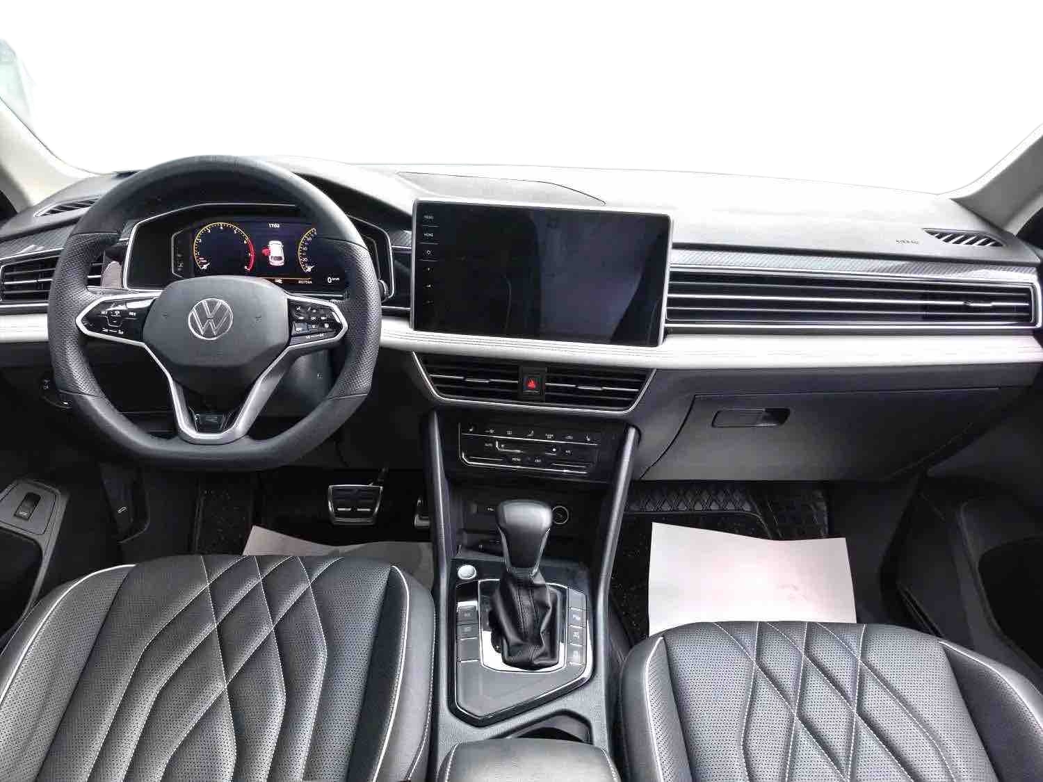 Volkswagen Tiguan L2022 LR Line 2.0TSI 330TSI 2WD R-Line Enjoyment Edition Automatic Transmission