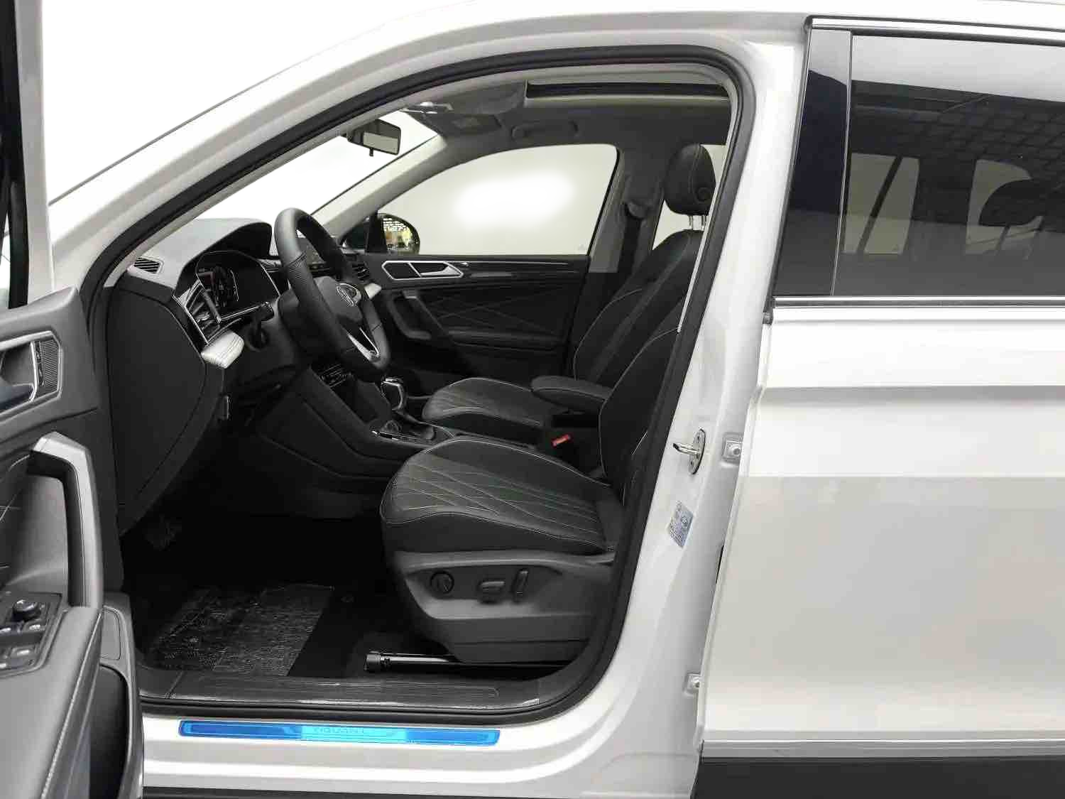 Volkswagen Tiguan L 2025 L1.5TSI300TSI outstanding two wheel drive Longteng version automatic transmission