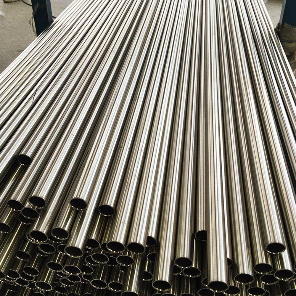 Stainless steel fluid pipe