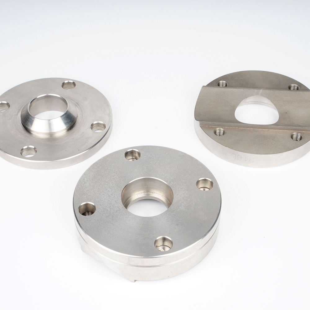 Concave-convex face flange