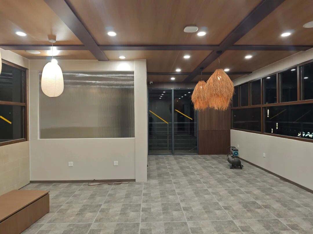 640
