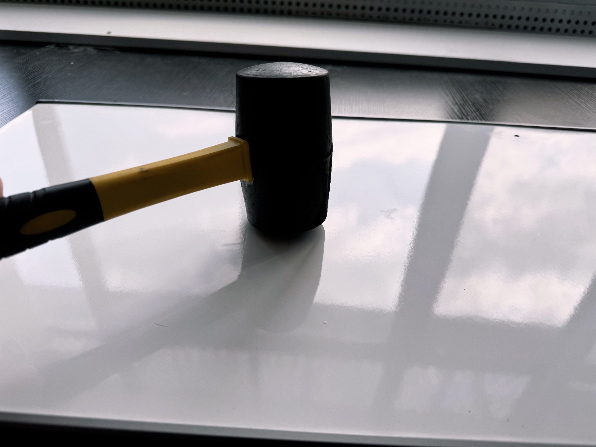 Heat-resistant, wear-resistant and corrosion-resistant enamel