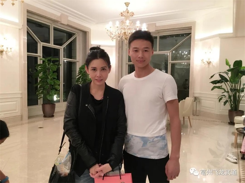 24-影视明星邱淑贞