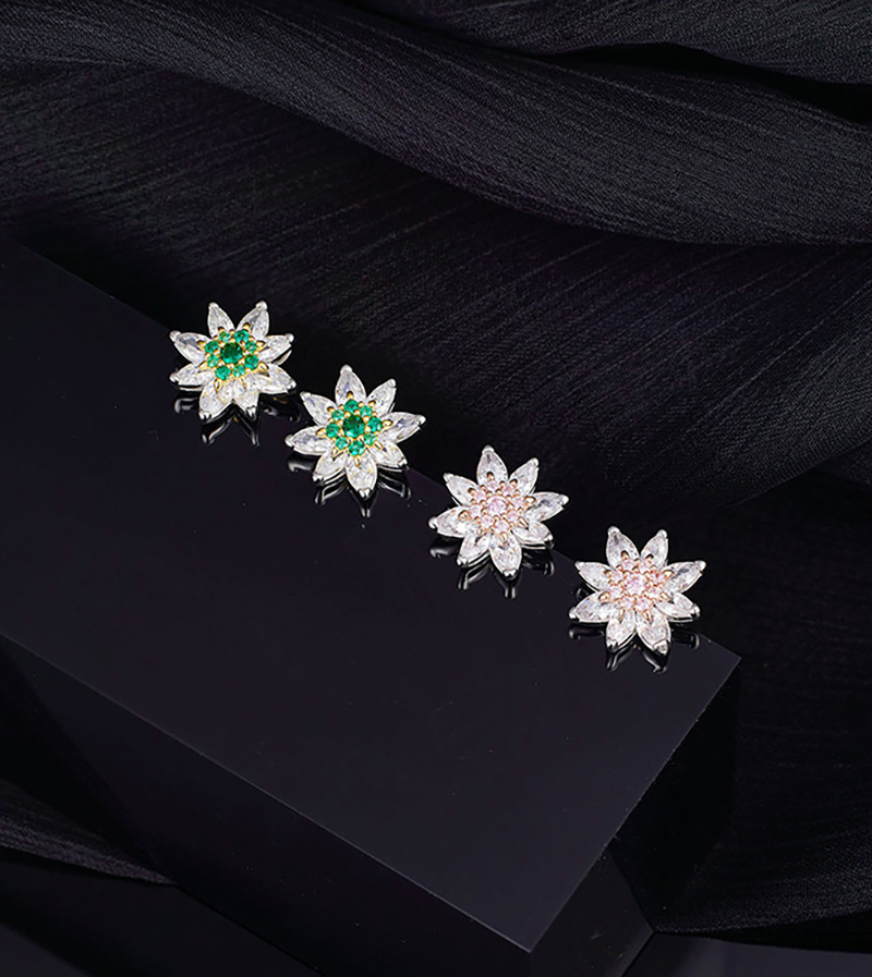 Snowflake Full Pavé Ear Studs | Niche Premium Quiet Luxury European Style