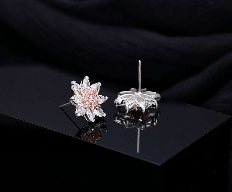 Snowflake Full Pavé Ear Studs | Niche Premium Quiet Luxury European Style