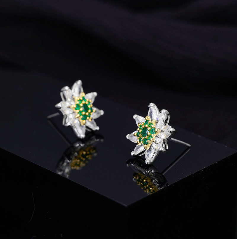 Snowflake Full Pavé Ear Studs | Niche Premium Quiet Luxury European Style