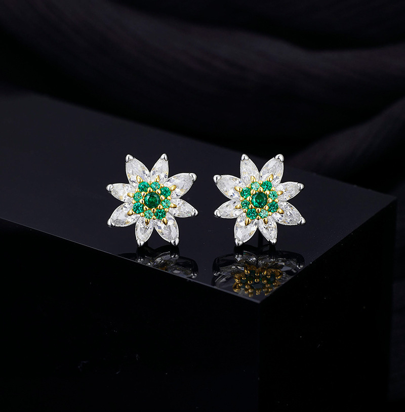 Snowflake Full Pavé Ear Studs | Niche Premium Quiet Luxury European Style