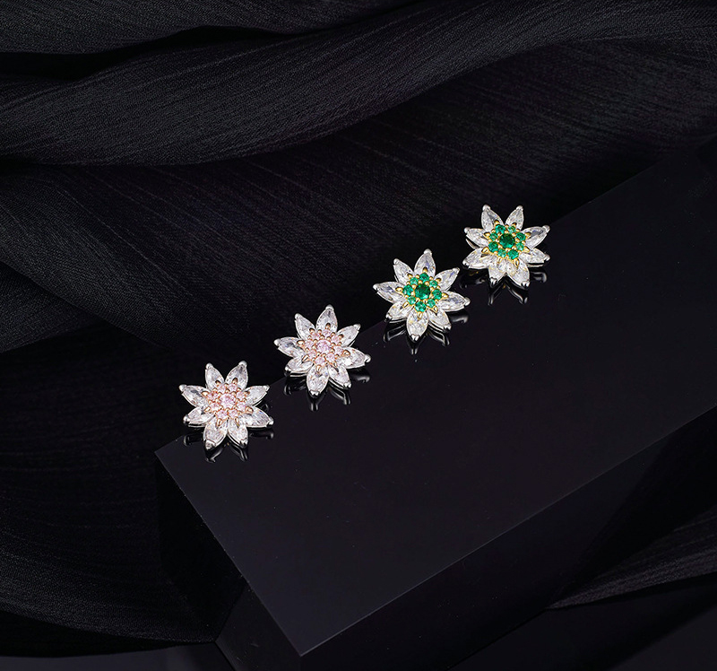 Snowflake Full Pavé Ear Studs | Niche Premium Quiet Luxury European Style