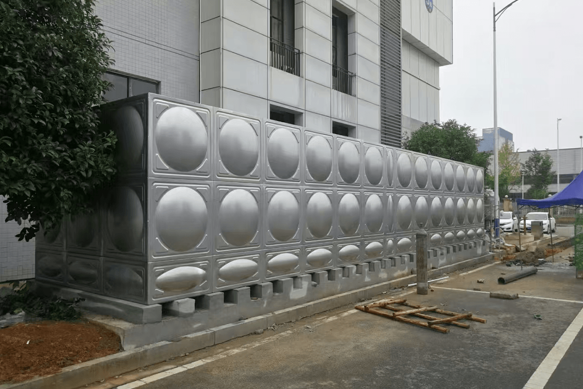 南康鸿泰家具城101.25吨水箱