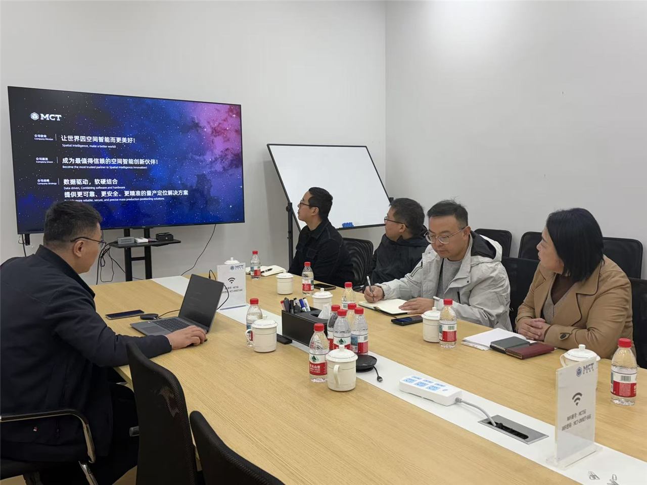 深化产业协同,共育未来人才 ——市半导体行业协会走进 MCT毫厘智能