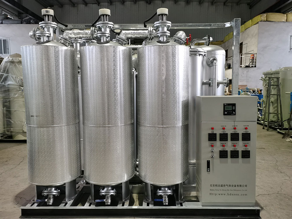 Nitrogen purification device