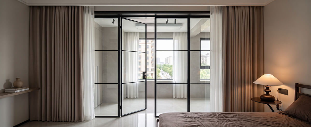 balcony-aluminum-hinged-glass-door-partition