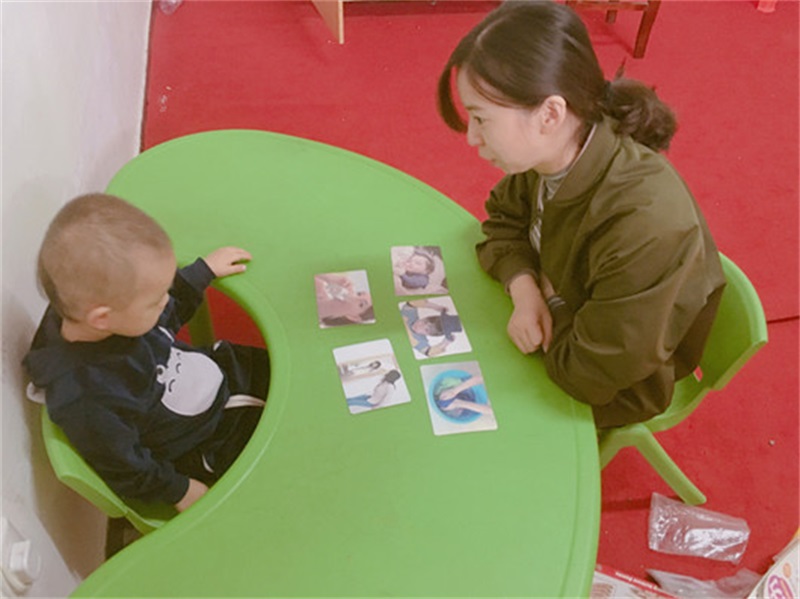 09 高老师在为学生进行一对一个训教学