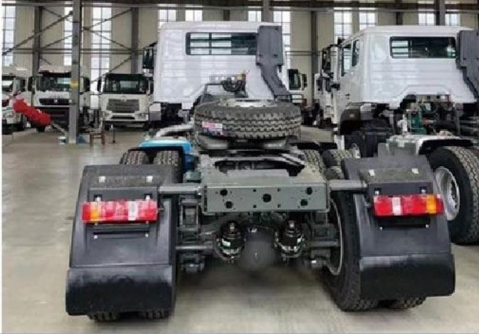 豪沃 NX6x4 牵引车 HOWO NX 6x4 Tractor Truck (Standard Duty)