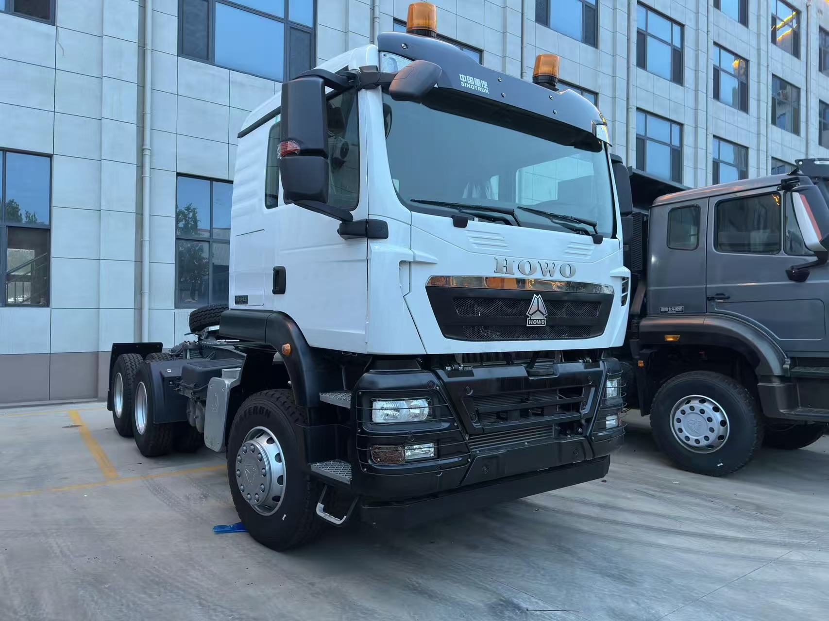 HOWO TX 牵引车6X4