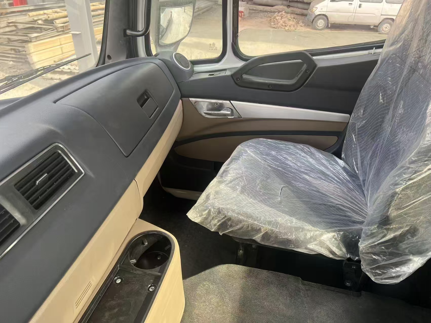 HOWO NX 牵引车 6X4