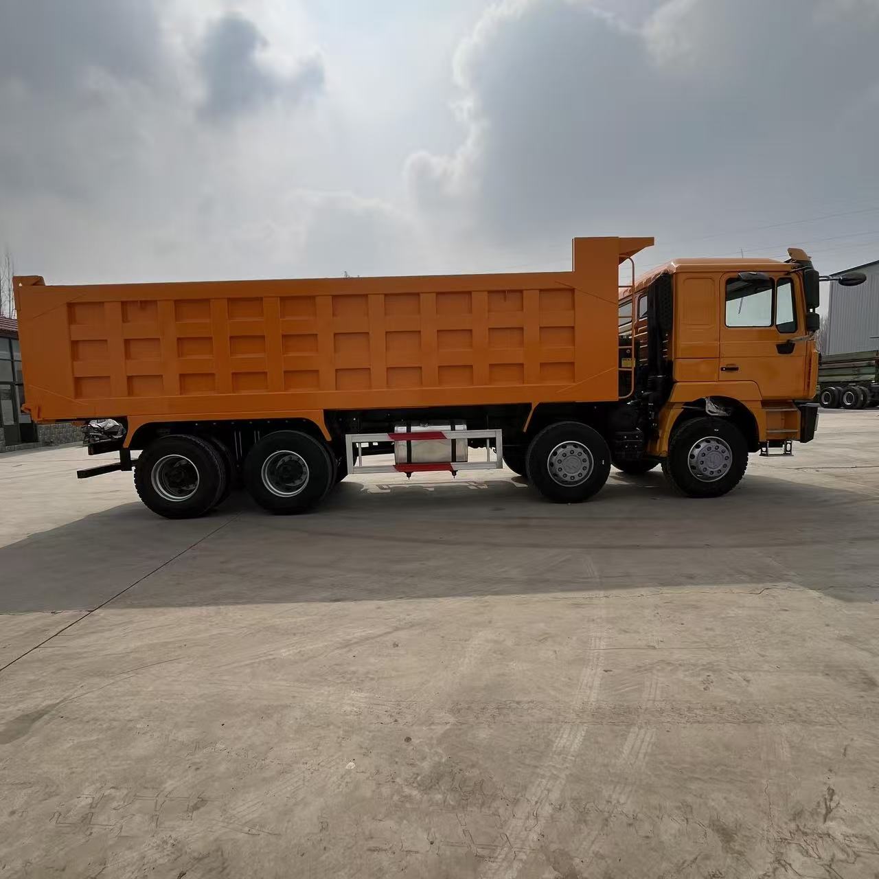 德龙f3000自卸车8X4