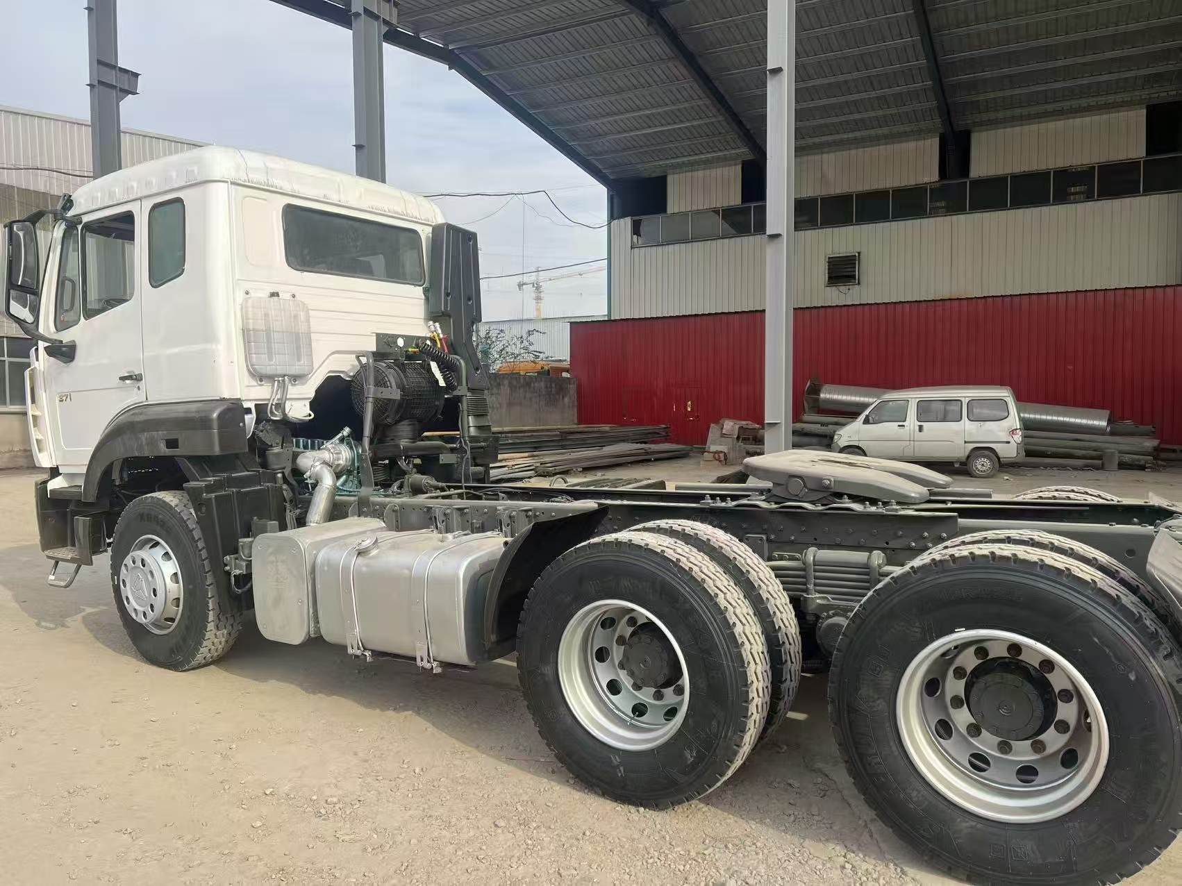 HOWO NX 牵引车 6X4