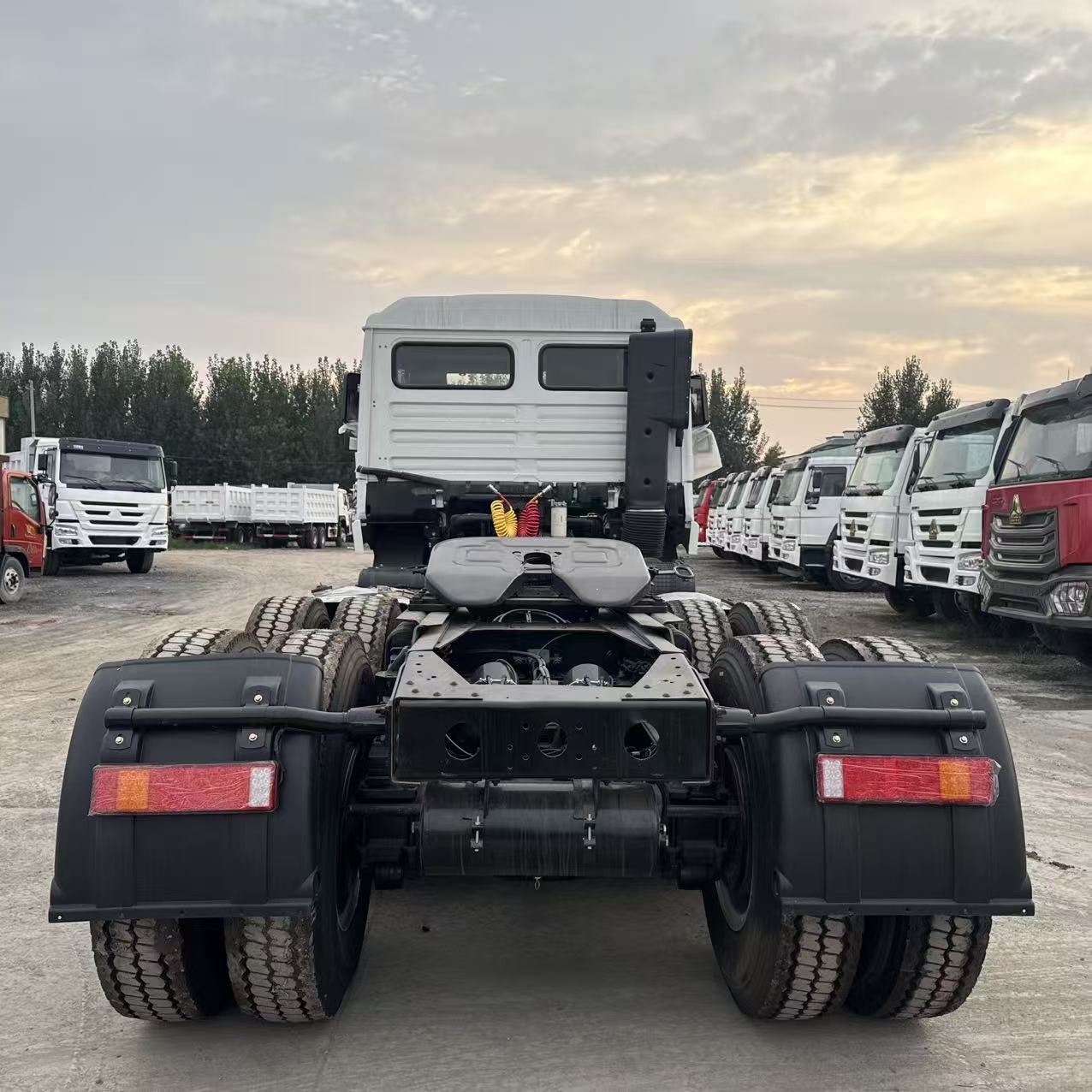 德龙f3000牵引车6X4