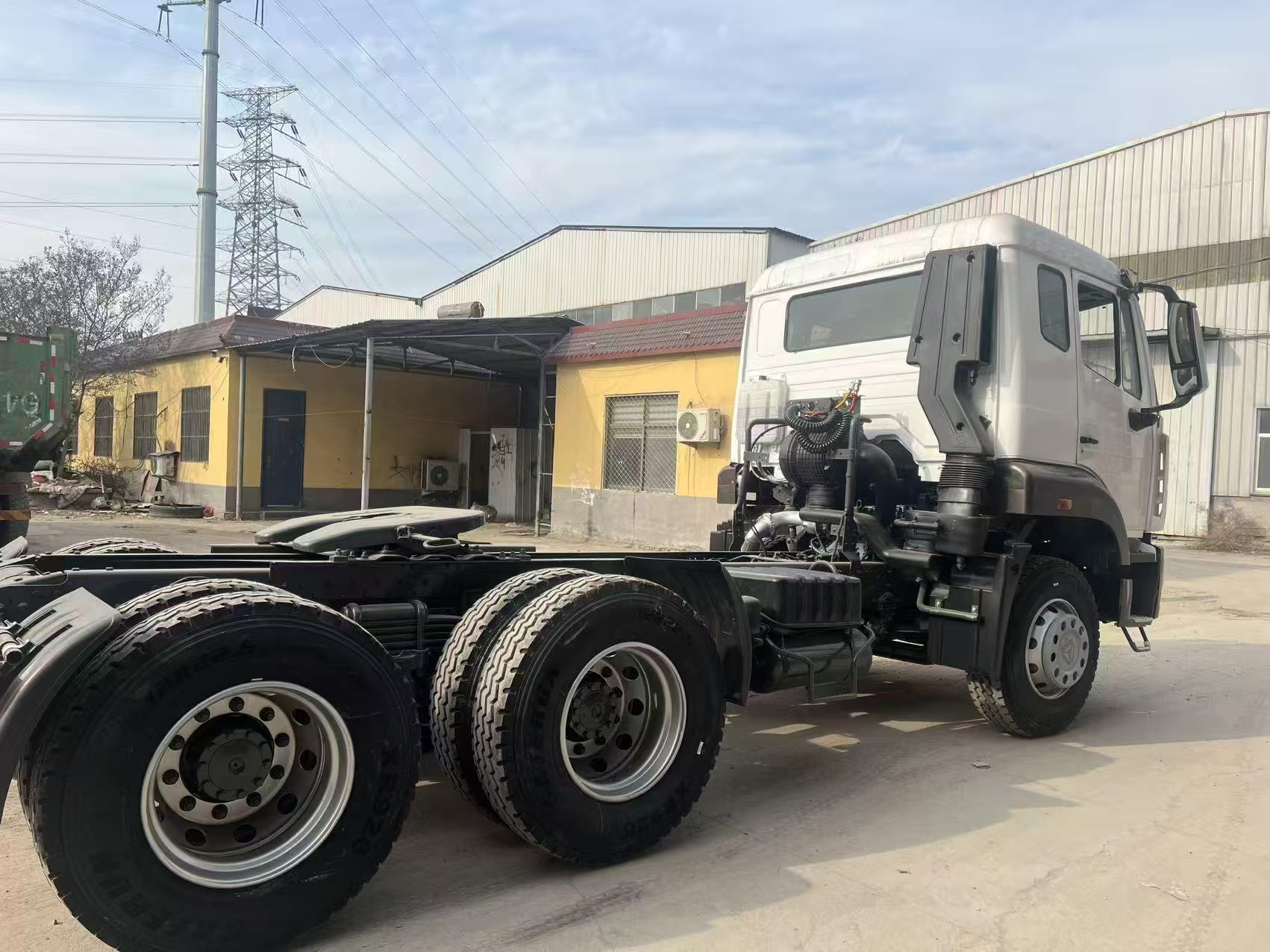 HOWO NX 牵引车 6X4