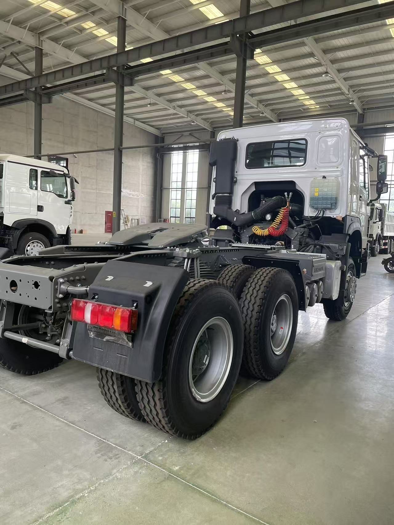 HOWO牵引车6X4