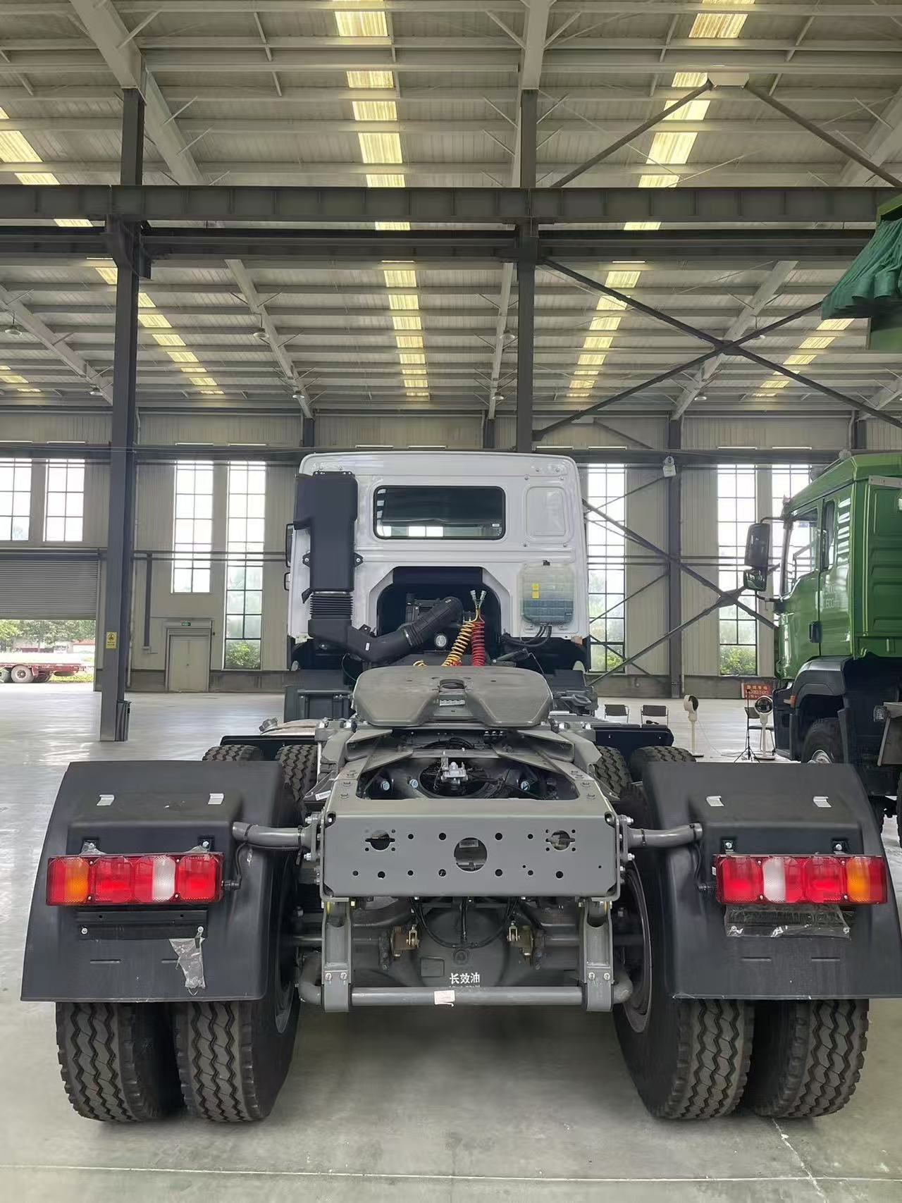 HOWO牵引车6X4