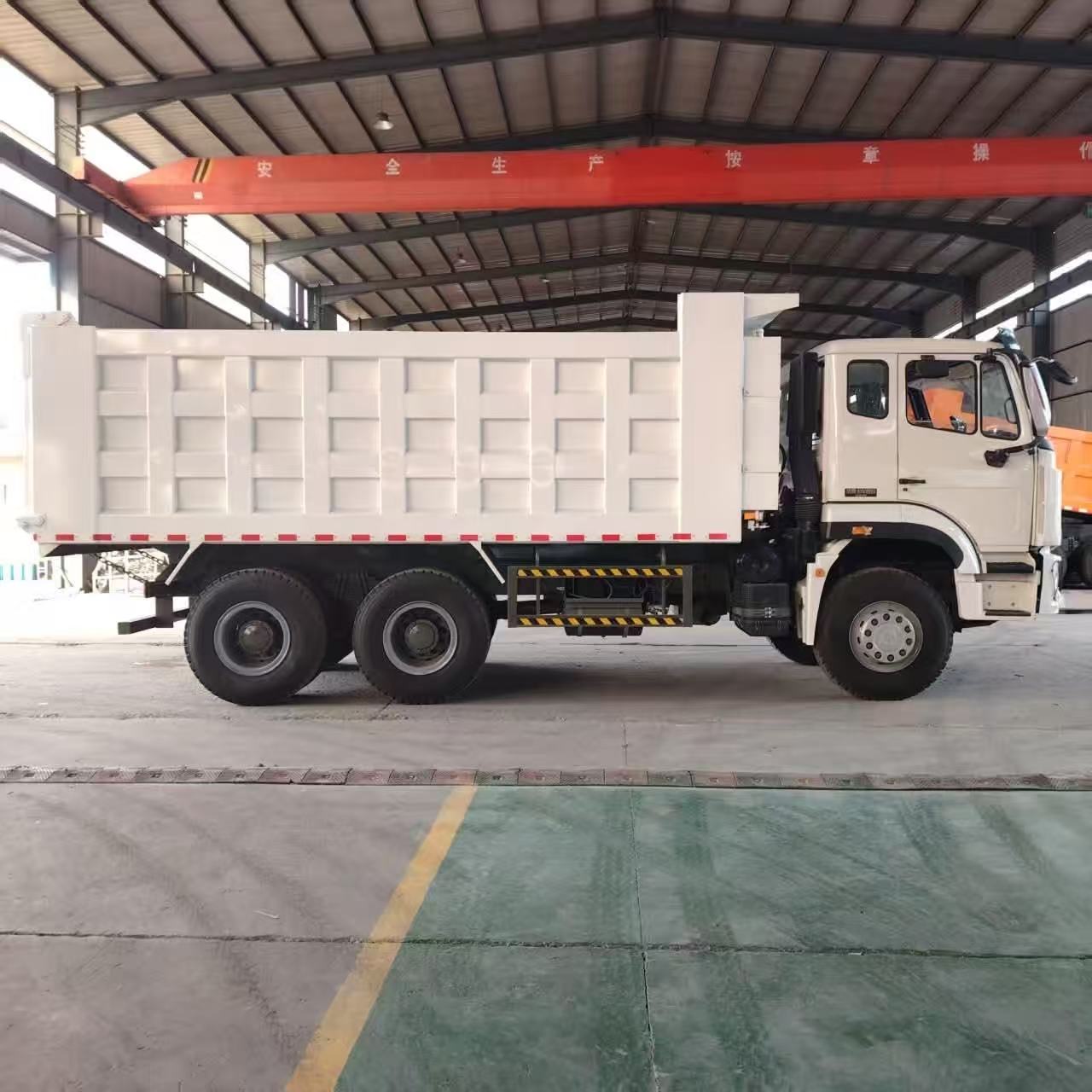 HOWO NX 自卸车 6X4