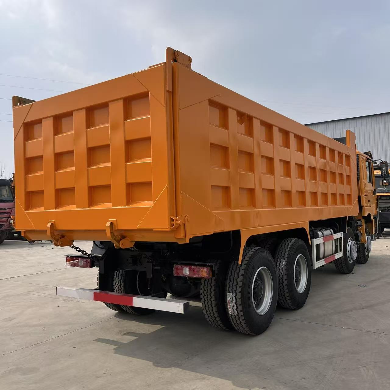 德龙f3000自卸车8X4