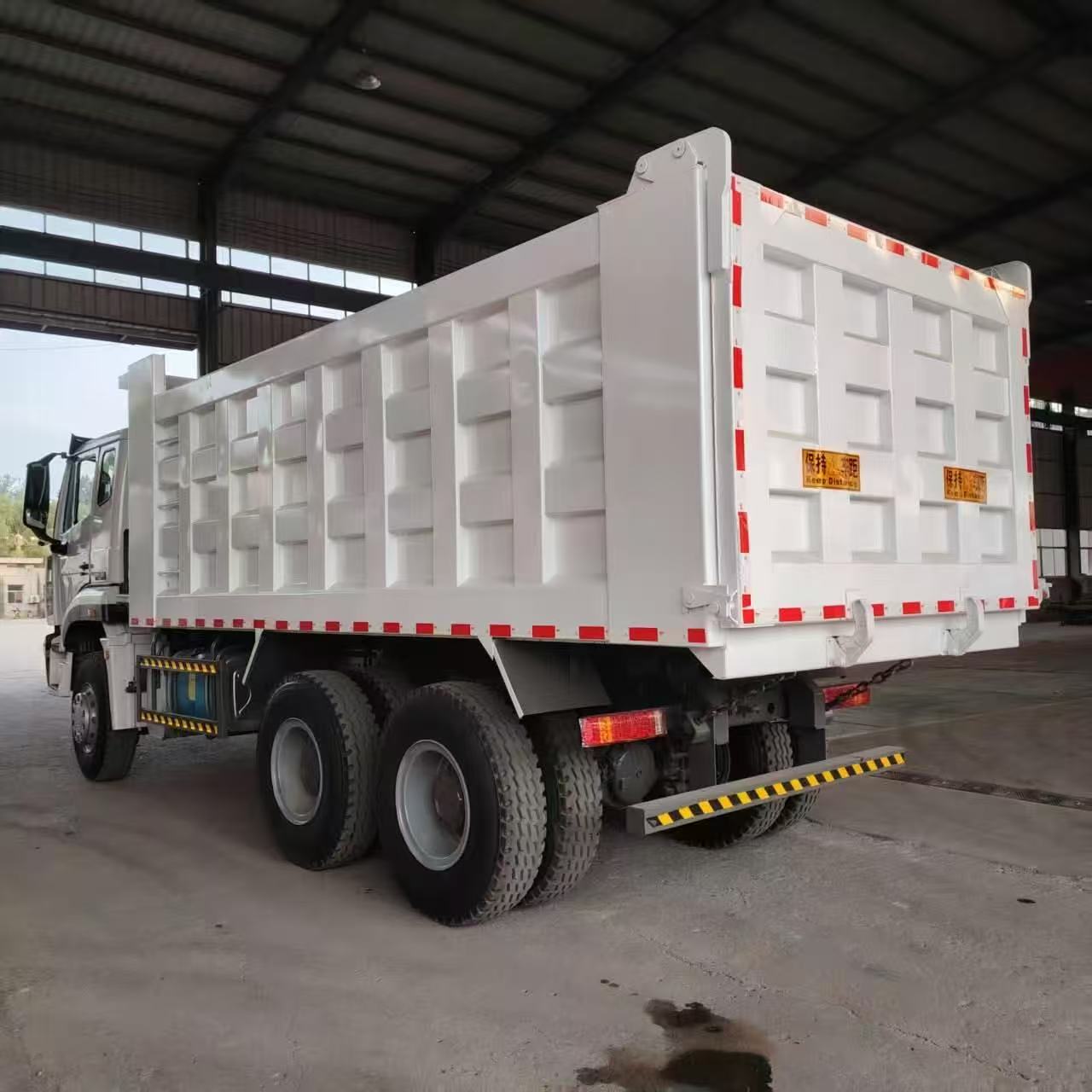 HOWO NX 自卸车 6X4
