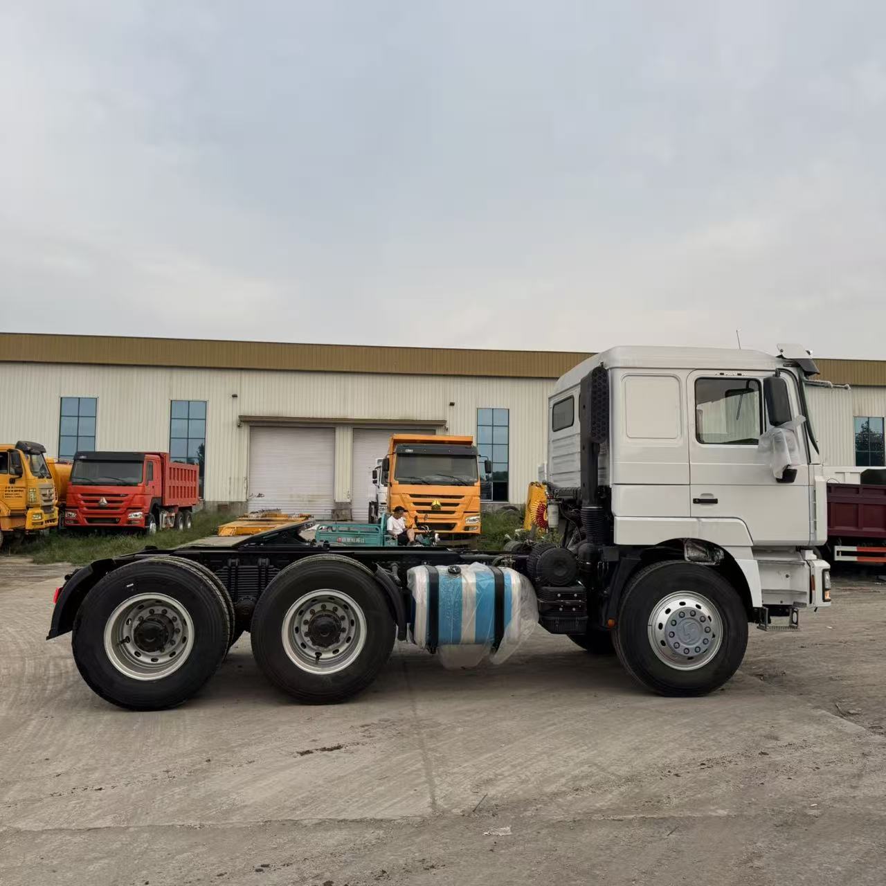 德龙f3000牵引车6X4